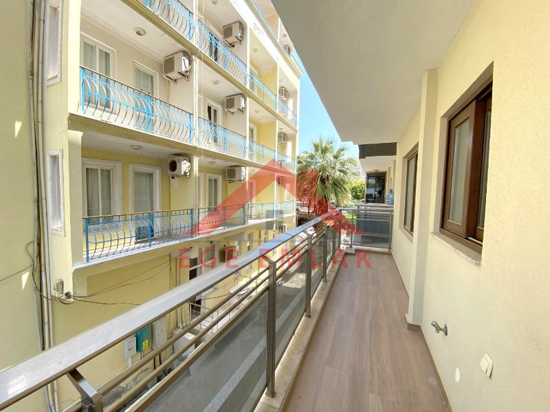 Denize Yürüme Mesafesinde Satılık 2+1 Daire