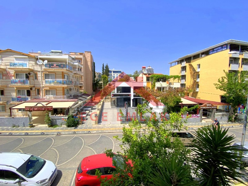 Denize Yürüme Mesafesinde Satılık 2+1 Daire