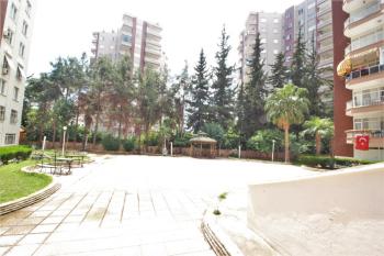 Elmas'tan Menderes'te Havuzlu Kapalı Garaj Site İçi 3+1