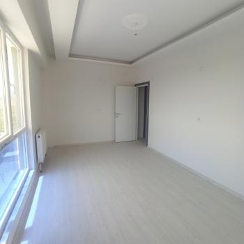 Güvenay - Çorum Yeni Osmancık Yolu Yanı Sıfır 3+1 Daire