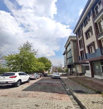 BEYLİKDÜZÜ YAKUPLUDA METROBÜSE 1 DK YÜRÜME MESAFESİNDE LÜKS SATILIK 2+1 DAİRE