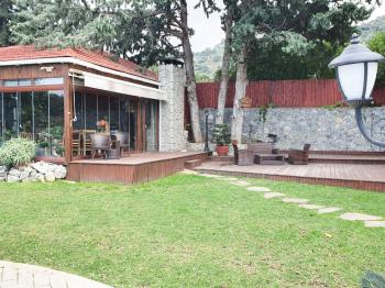 Girne Lapta Bölgesinde Lüks Tasarım,  Özel Havuzlu, Kiralık 4+1 Villa