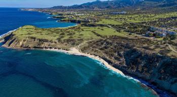 Kıbrıs Girne Bahçeli de Denize Yürüme Mesafesin de 3+1 Satılık Tek Katlı Villa