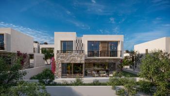  Kuzey Kıbrıs, Girne Alsancak Bölgesinde Satılık 4+1 Villa