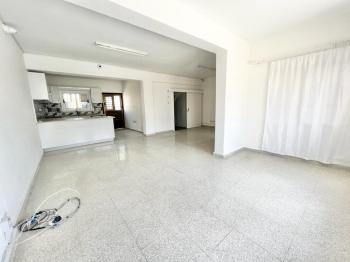 Kıbrıs Lefkoşa Metropol Market Bölgesinde Ticari 170 m2 3+1 Villa
