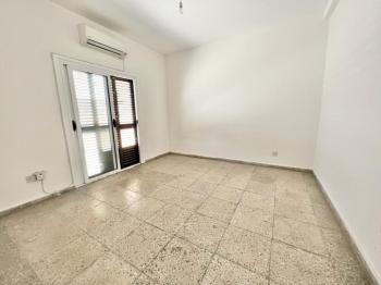 Kıbrıs Lefkoşa Metropol Market Bölgesinde Ticari 170 m2 3+1 Villa
