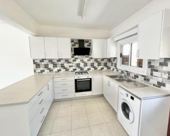 Kıbrıs Lefkoşa Metropol Market Bölgesinde Ticari 170 m2 3+1 Villa