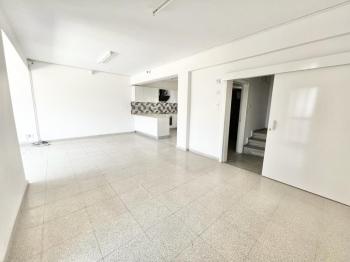 Kıbrıs Lefkoşa Metropol Market Bölgesinde Ticari 170 m2 3+1 Villa