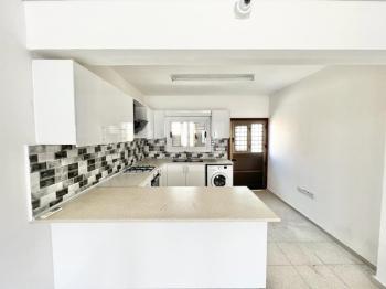 Kıbrıs Lefkoşa Metropol Market Bölgesinde Ticari 170 m2 3+1 Villa
