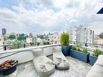 Kıbrıs Lefkoşa Bakanlıklar Bölgesinde 1+1 115 m2 Loft Penthouse