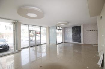 Elmas'tan Akkent'te Geniş Metrajlı Merkezi Konum Panoramik Cam Dükkan