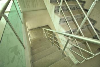 Elmas'tan Çeşmeli'de Gmk Ya Sıfır Asansörlü 3 Katlı Kiralık İş Yeri