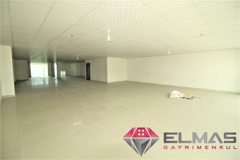 Elmas'tan Çeşmeli'de Gmk Ya Sıfır Asansörlü 3 Katlı Kiralık İş Yeri