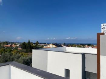 Kıbrıs Girne Ozanköy 'de Site İçerisinde 2+1 Çatı Teraslı Sıfır Daire