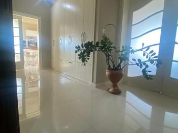 Kıbrıs Girne Merkez 'de Denize Sıfır 3+1 Full Eşyalı Yüksek Kira Getirili Daire