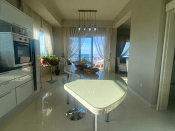 Kıbrıs Girne Merkez 'de Denize Sıfır 3+1 Full Eşyalı Yüksek Kira Getirili Daire