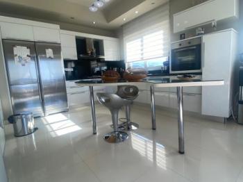 Kıbrıs Girne Merkez 'de Denize Sıfır 3+1 Full Eşyalı Yüksek Kira Getirili Daire