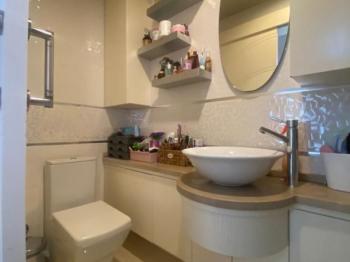Kıbrıs Girne Merkez 'de Denize Sıfır 3+1 Full Eşyalı Yüksek Kira Getirili Daire