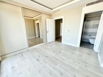 Girne Ozanköy'de Cratos Hotel'e Yürüyüş Mesafesinde 3+1 Villa
