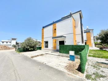 Girne Ozanköy'de Cratos Hotel'e Yürüyüş Mesafesinde 3+1 Villa
