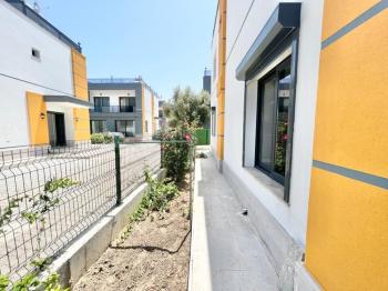 Girne Ozanköy'de Cratos Hotel'e Yürüyüş Mesafesinde 3+1 Villa