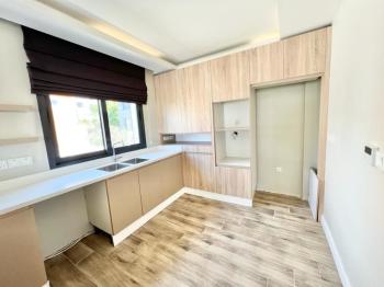 Girne Ozanköy'de Cratos Hotel'e Yürüyüş Mesafesinde 3+1 Villa