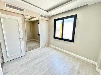 Girne Ozanköy'de Cratos Hotel'e Yürüyüş Mesafesinde 3+1 Villa