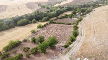 KAHTA ORGANİZE SANAYİ BÖLGESİ BİTİŞİĞİNDE SATILIK 2.325m² BAHÇE