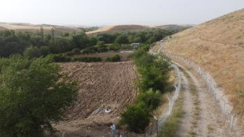 KAHTA ORGANİZE SANAYİ BÖLGESİ BİTİŞİĞİNDE SATILIK 2.325m² BAHÇE