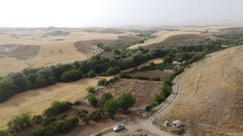 KAHTA ORGANİZE SANAYİ BÖLGESİ BİTİŞİĞİNDE SATILIK 2.325m² BAHÇE