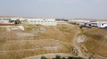 KAHTA ORGANİZE SANAYİ BÖLGESİ BİTİŞİĞİNDE SATILIK 2.325m² BAHÇE