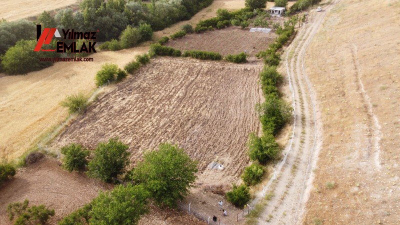 KAHTA ORGANİZE SANAYİ BÖLGESİ BİTİŞİĞİNDE SATILIK 2.325m² BAHÇE