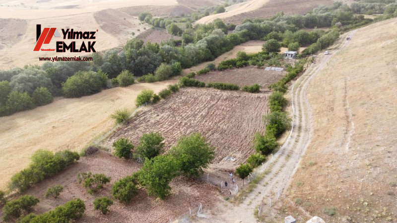 KAHTA ORGANİZE SANAYİ BÖLGESİ BİTİŞİĞİNDE SATILIK 2.325m² BAHÇE