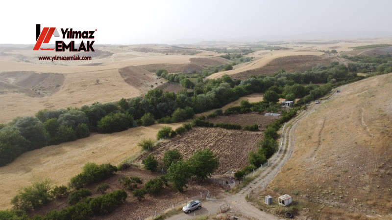 KAHTA ORGANİZE SANAYİ BÖLGESİ BİTİŞİĞİNDE SATILIK 2.325m² BAHÇE