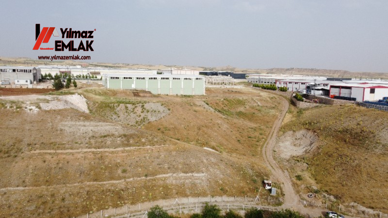 KAHTA ORGANİZE SANAYİ BÖLGESİ BİTİŞİĞİNDE SATILIK 2.325m² BAHÇE