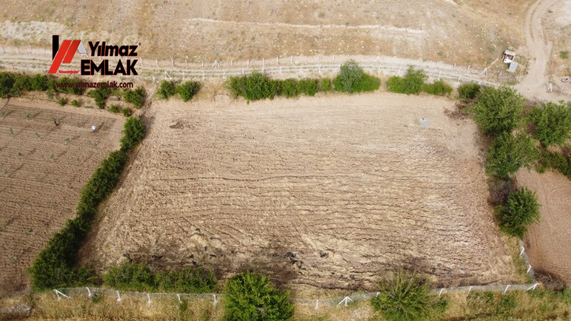 KAHTA ORGANİZE SANAYİ BÖLGESİ BİTİŞİĞİNDE SATILIK 2.325m² BAHÇE