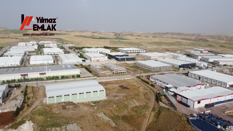 KAHTA ORGANİZE SANAYİ BÖLGESİ BİTİŞİĞİNDE SATILIK 2.325m² BAHÇE