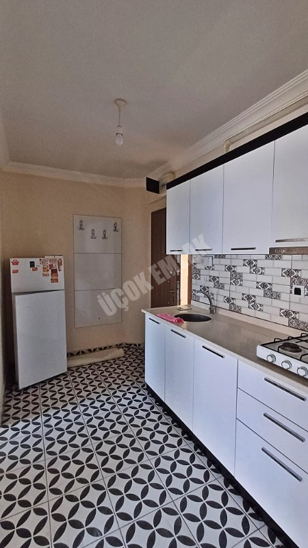 AFYON ÜÇOK EMLAKTAN ERENLER MAH YATIRIMLIK SATILIK EŞYALI 2+0 DAİRE
