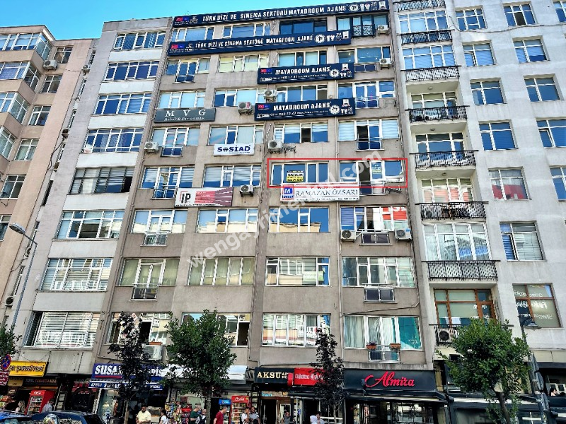 Mecidiyeköy Ortaklar Caddesi Girişinde Asansörlü 4.Kat 170 m2 