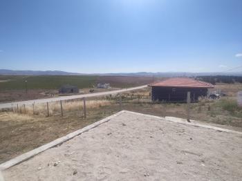 GÜVENAY - ÇORUM PAŞA KÖY MEVKİ 500 M² SATILIK EVLİ HOBİ BAHÇESİ