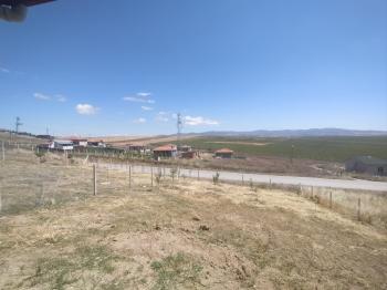 GÜVENAY - ÇORUM PAŞA KÖY MEVKİ 500 M² SATILIK EVLİ HOBİ BAHÇESİ