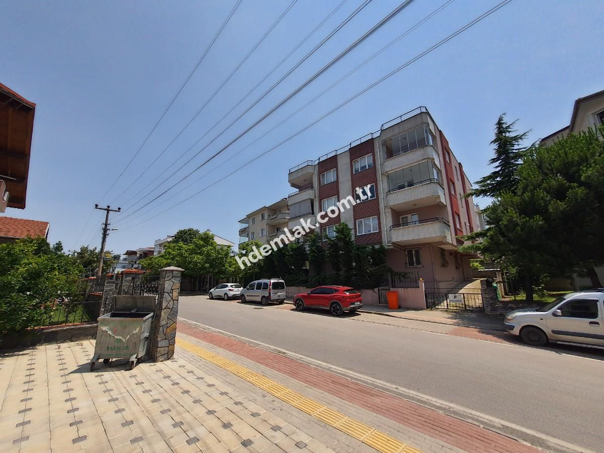 Hakan Durmuş'dan Eğitimciler Caddesi Üzerinde  170 m2 Isı Yalıtımlı  3+1 Daire