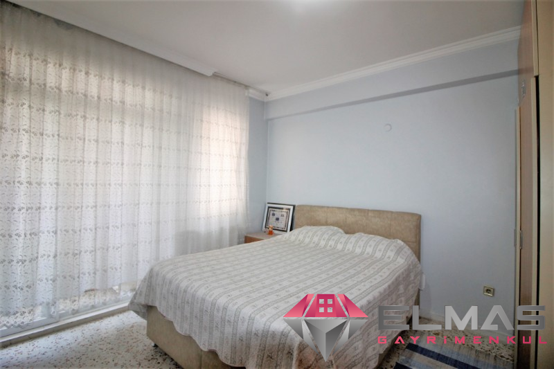 Elmas’tan Sosyete Pazarı Civarı Kombili Asansörlü 3+1