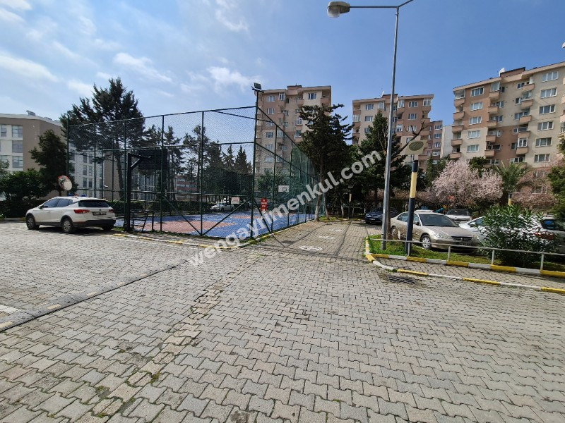 Libadiye Caddesi Göztepe Metro Yakını Site İçerisinde Geniş 3+1