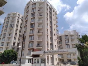 MAĞUSA GÜLSERENDE GÜVENLİKLİ GİRİŞLİ DENİZ MANZARALI  DENİZE SIFIR VE ORTAK HAVUZLU SATILIK 3+1 DAİRE