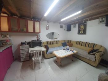 GÜVENAY – ÇORUM BARAJI YUKARISI – 9 DÖNÜM MEYVE AĞAÇLI, EVLİ VE BARAJ MANZARALI SATILIK BAĞ