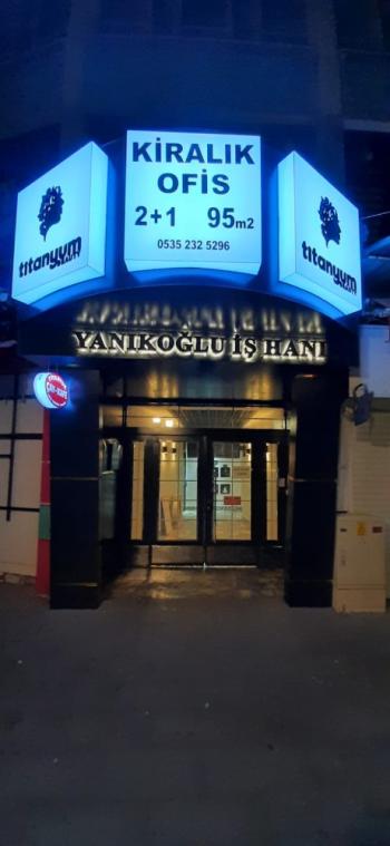 GÜVENAY- ÇORUM SAAT KULESİ YAKINI  İŞ HANINDA KİRALIK 2+1 OFİS