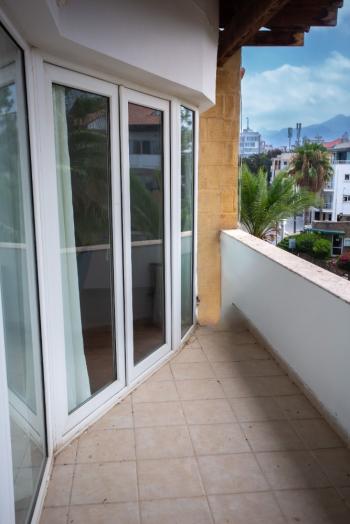 Kıbrıs Girne Merkezde Satılık 4+1 Penthouse Daire