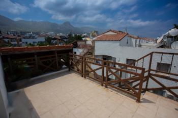 Kıbrıs Girne Merkezde Satılık 4+1 Penthouse Daire