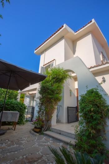 Girne Doğanköy'de 620m2 arsa büyüklüğü içinde,Özel Yüzme Havuzlu,Satılık 3+1 Villa